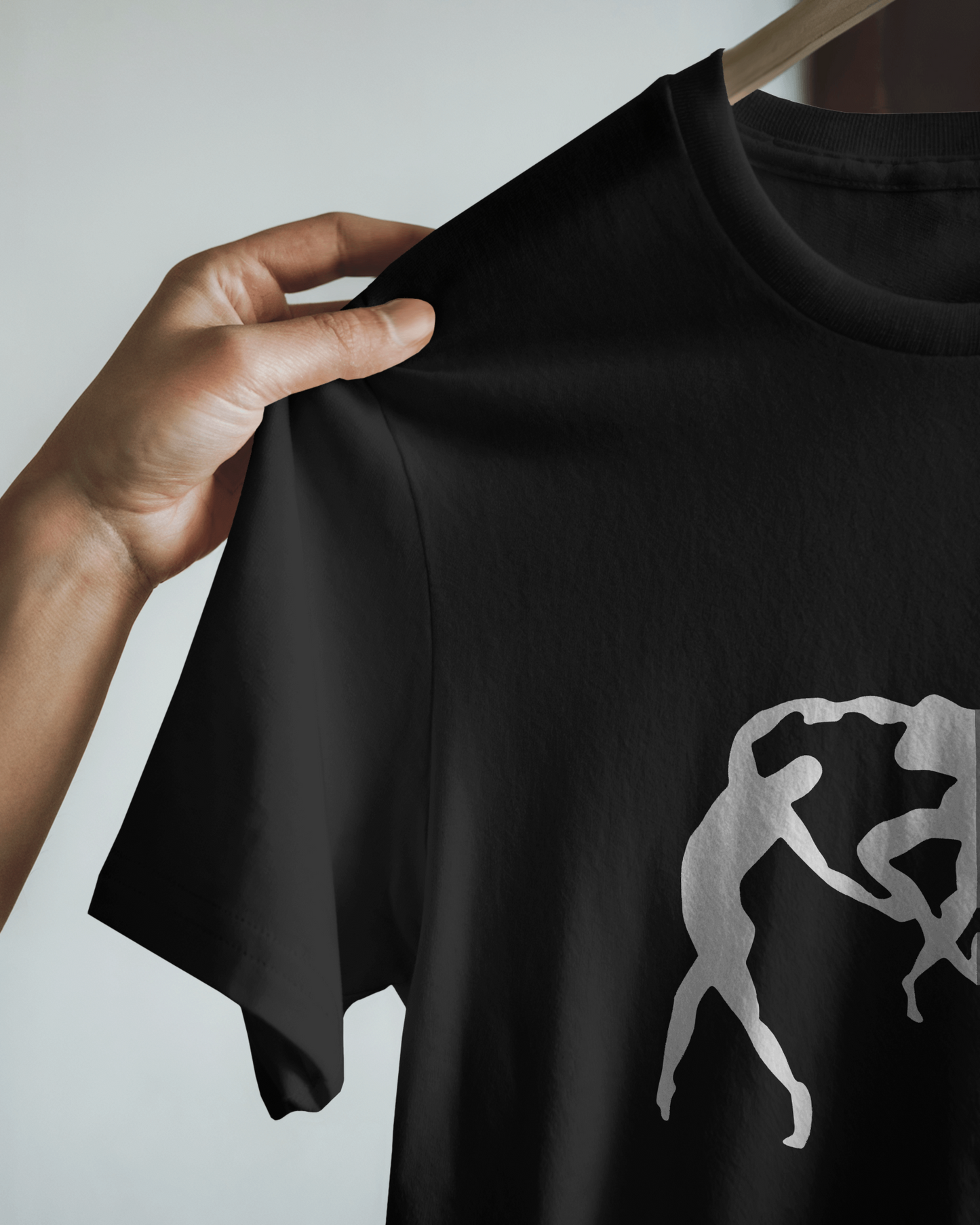 The Dance of Unity | Regular fit ° Black Shade